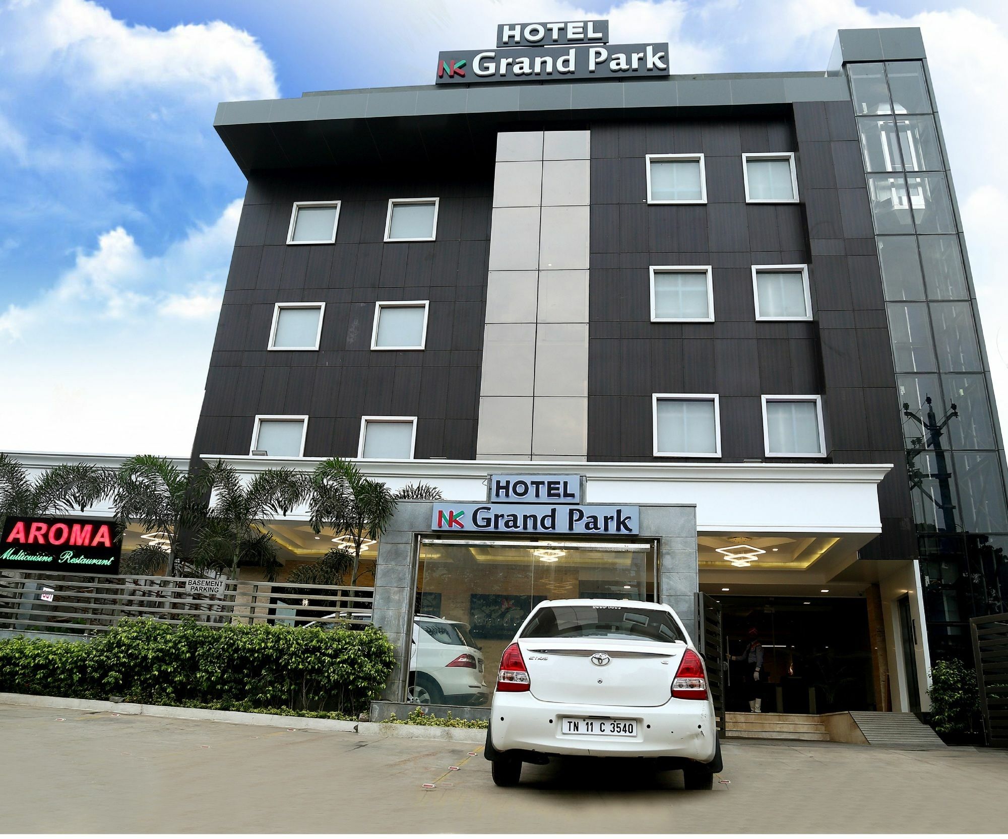 Hotel Nk Grand Park Airport Hotel Madrás Exterior foto